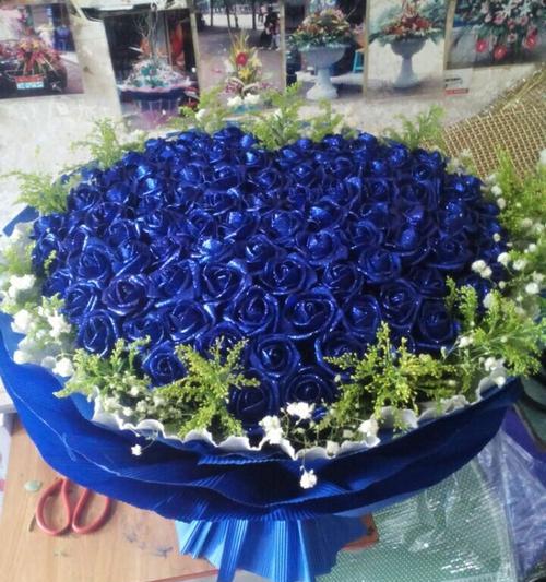 蓝玫瑰花的象征意义（探究蓝色花语与传说）