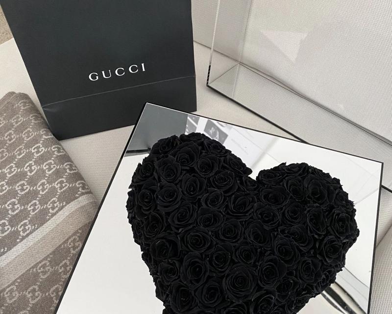 黑玫瑰的意义和传说（揭秘黑玫瑰花语，探寻黑玫瑰的神秘身世）