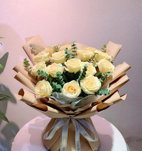 13朵玫瑰花的意义与传说（探寻玫瑰花13朵的深意与象征）