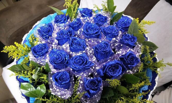 蓝色妖姬花语解析——深情厚意(蓝色妖姬花语的神秘含义)