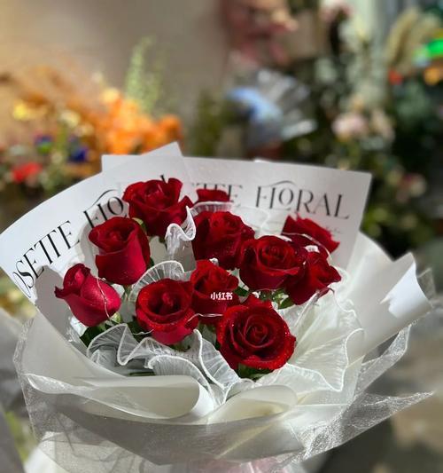 玫瑰花色的隐含含义（探寻玫瑰花色的深层意义）