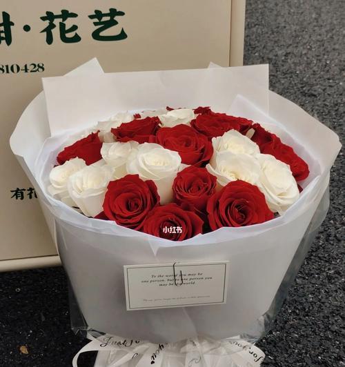 白玫瑰红玫瑰的代表意义（红与白的象征意义及其文化内涵）