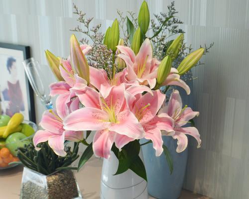 花开有情，以粉百合的花语探寻爱的真谛（粉百合传递的花语及其象征意义）