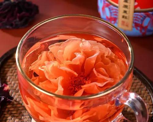 红糖水不仅能够饮用,还可用于浇花(探究红糖水在花卉养护中的妙用)
