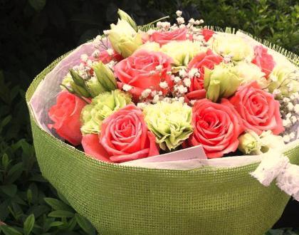 19朵玫瑰花的寓意与象征（探秘19朵玫瑰花所蕴含的深意）