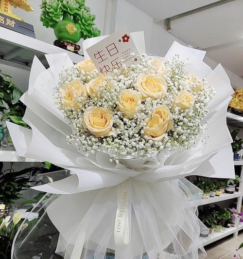 11朵香槟玫瑰花搭配什么花好看又漂亮