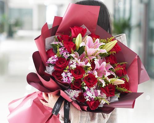 十一朵粉玫瑰百合花束图片高清