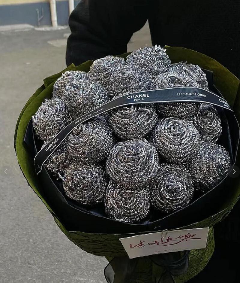 花语代表什么含义？雯姐送的花有何特殊意义？