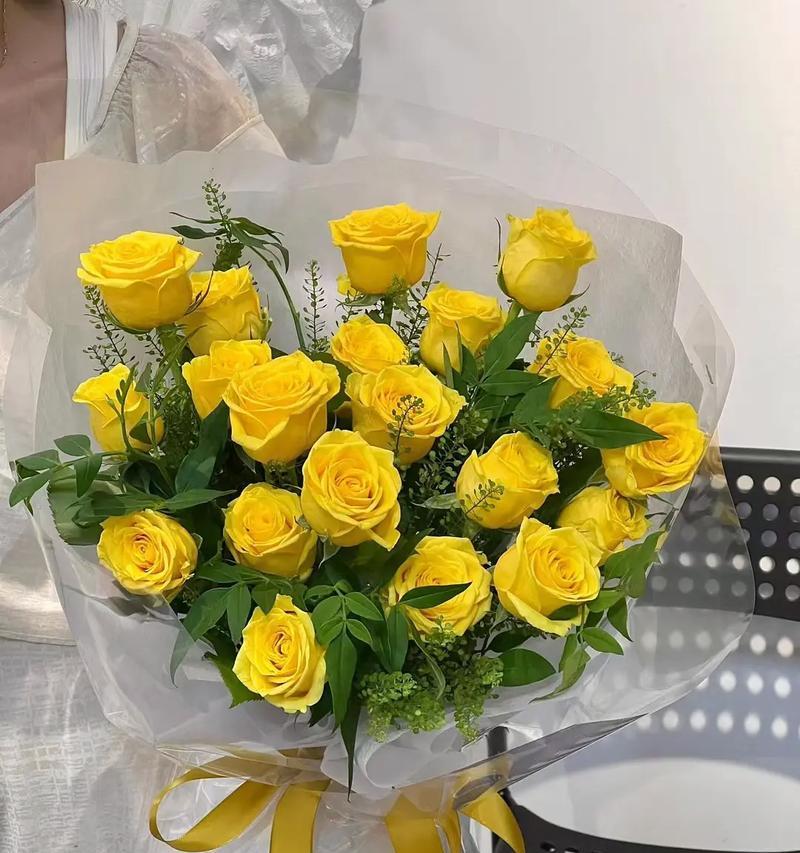 女生送给男生黄玫瑰花代表什么？黄玫瑰花语有何特别含义？