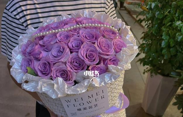 紫玫瑰的花语象征着什么？紫色玫瑰有哪些特别的含义？
