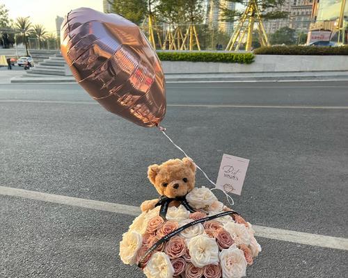 送女友小熊玫瑰花代表什么？小熊玫瑰花语传递了哪些情感？