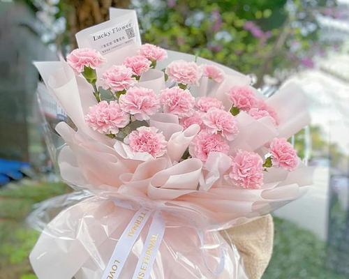 送表嫂玫瑰花好吗？女生送什么花最合适？