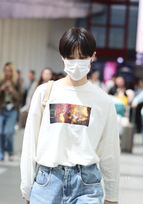 李宇春送花的花语有何含义？明星送花的花语通常代表什么？