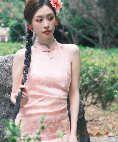 头上簪一朵花的寓意是什么