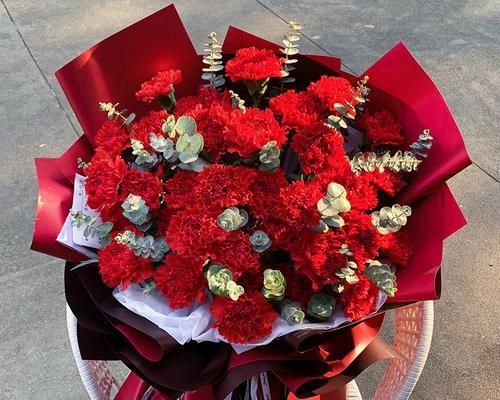 母亲节送玫瑰花代表什么？母亲节送玫瑰花的意义是什么？