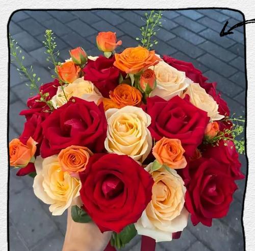 红白玫瑰手捧花代表什么？手捧花的寓意是什么？