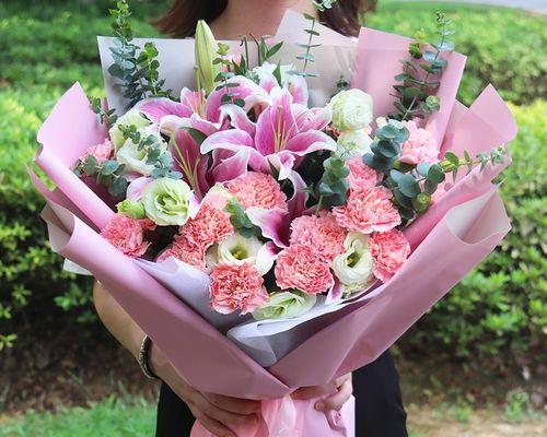 粉色和红色花束代表什么？送这两种颜色的花有何深意？