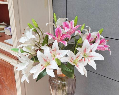 玉米百合手捧花有何寓意？送人有何特别含义？