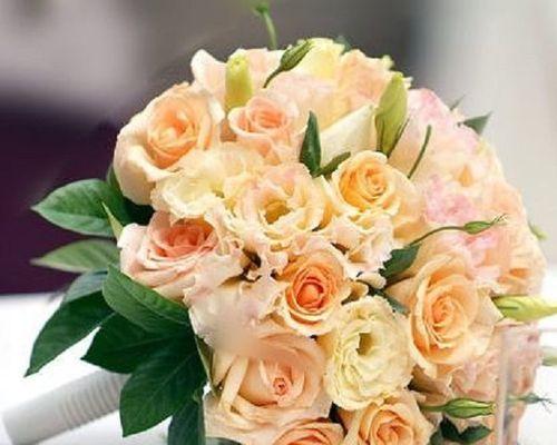 手捧花几朵代表什么？每朵花的含义是什么？