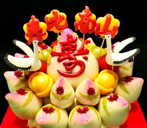 春节花馍的寓意是什么？花馍在春节文化中扮演什么角色？
