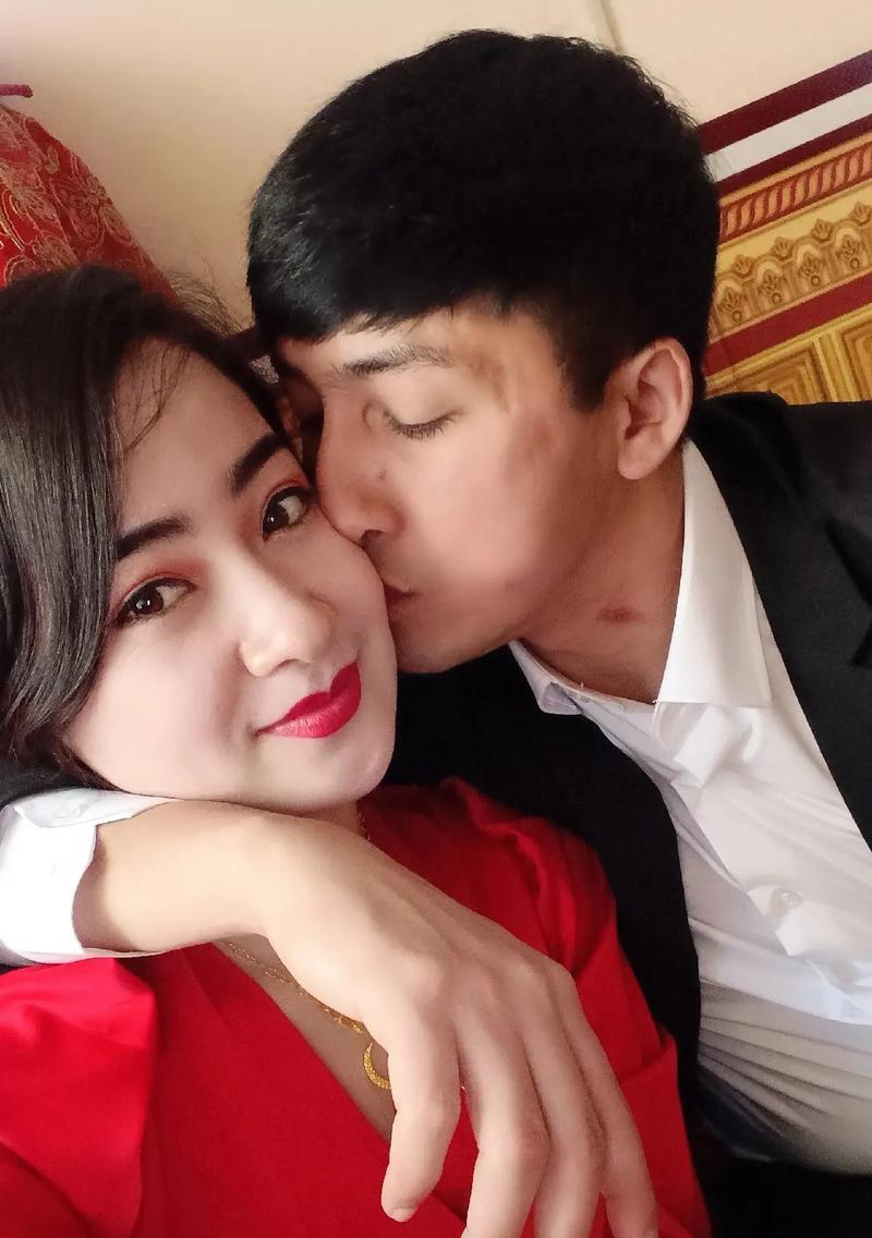 红色玫瑰花在网名中象征什么？