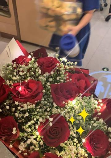红色玫瑰花在网名中象征什么？