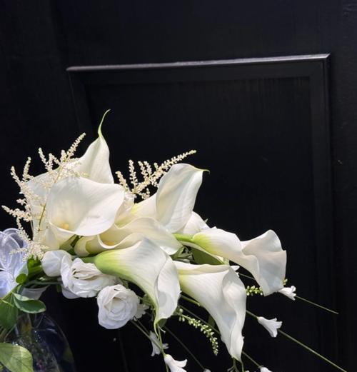 姐妹婚礼收到手捧花有何特别寓意？