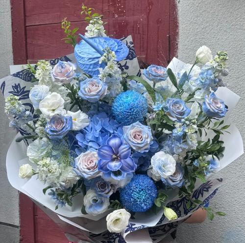 淡蓝色的花代表什么？送淡蓝色的花有何寓意？
