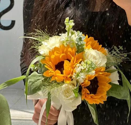 手捧花通常代表哪些意义？