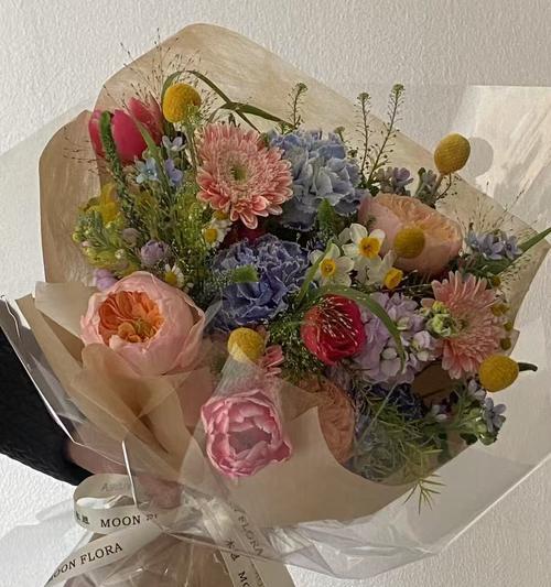 象征高升的花束包含哪些花？这些花各自代表什么意义？