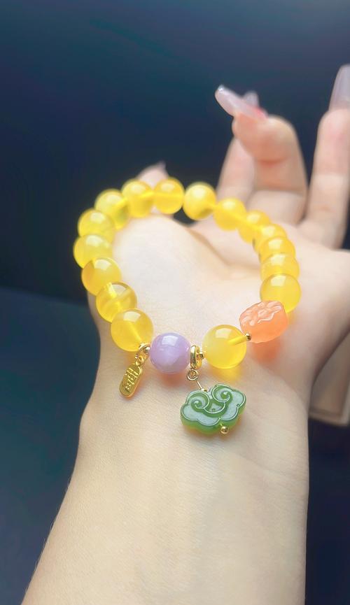 黄色的花手链寓意是什么？适合哪些场合佩戴？