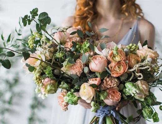 婚礼双份手捧花代表什么？其寓意是什么？