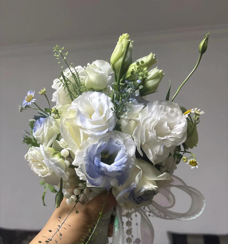 手捧花的意义是什么？送你手捧花背后的情感表达有哪些？